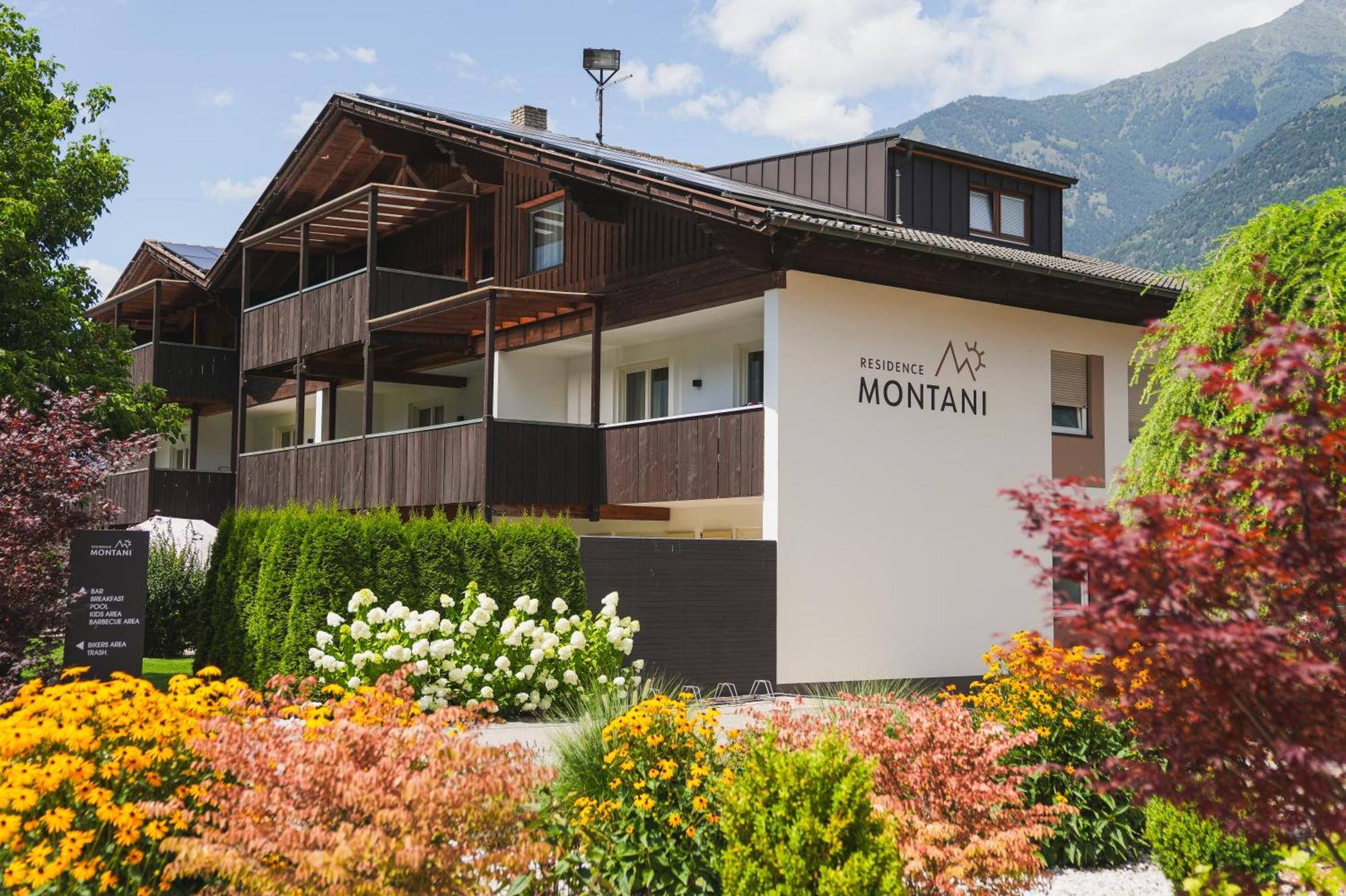 Residence Montani Laces Eksteriør billede